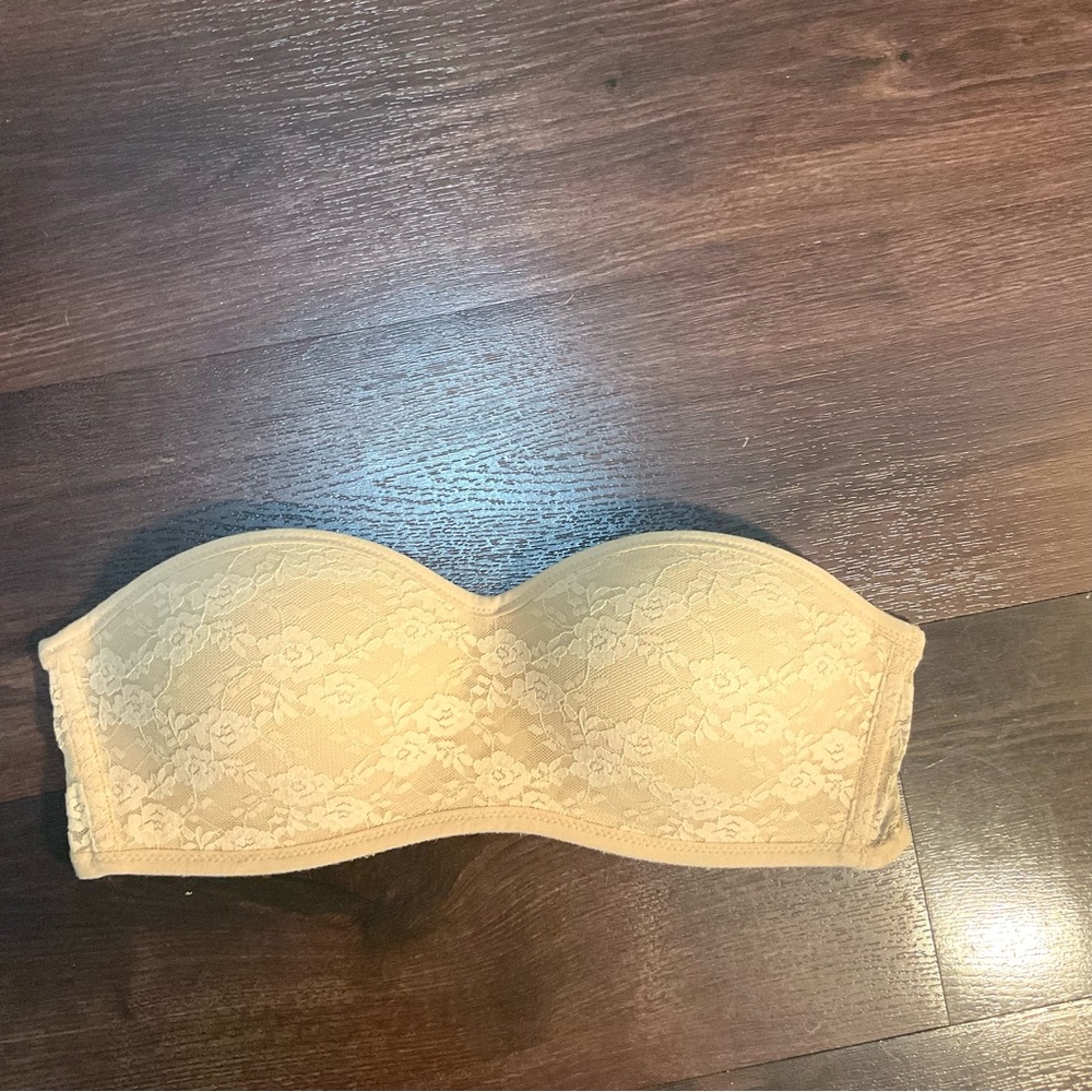 PINK Victoria's Secret Lace Bandeau in Cream Size S. Strapless Lace Bra